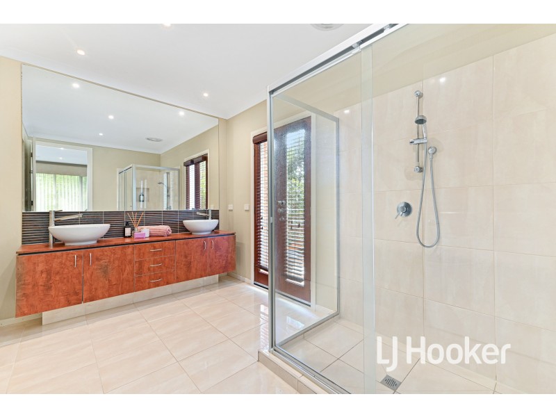 3 Whisken Way, Berwick VIC 3806