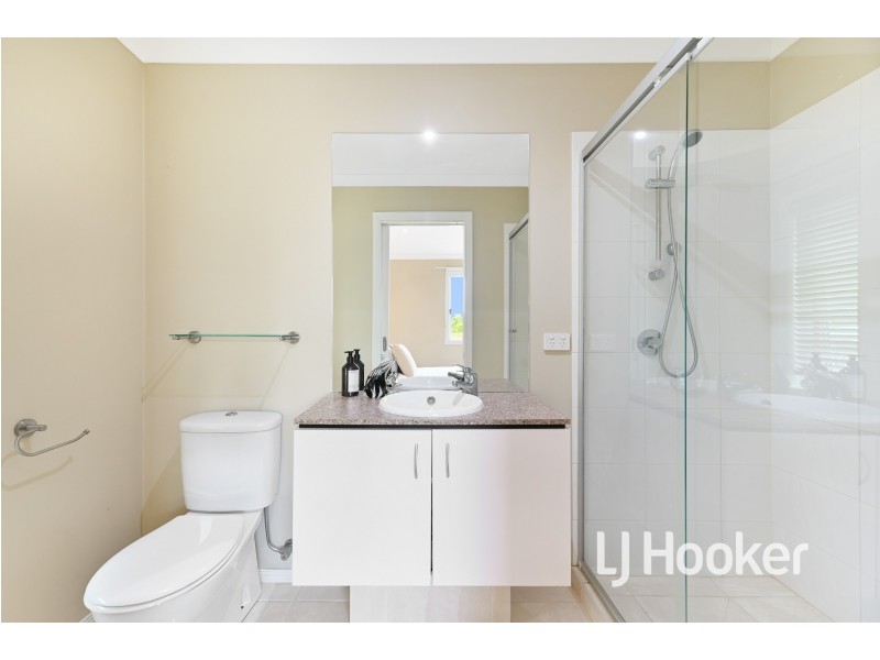 3 Whisken Way, Berwick VIC 3806