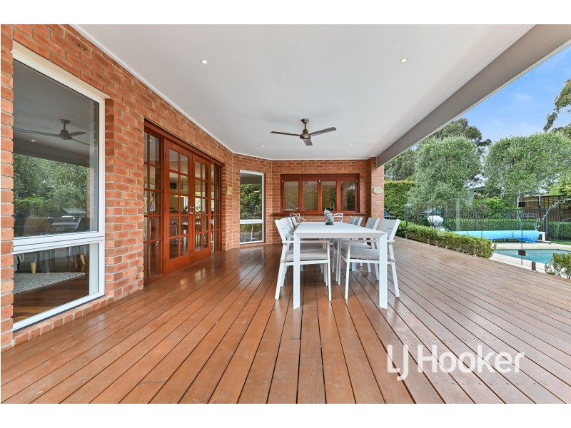 3 Whisken Way, Berwick VIC 3806