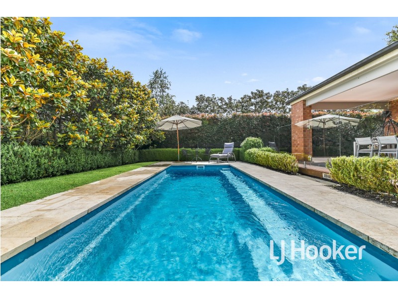 3 Whisken Way, Berwick VIC 3806