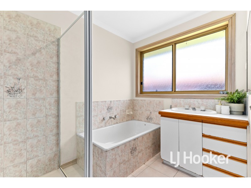 1 Howitt Court, Berwick VIC 3806