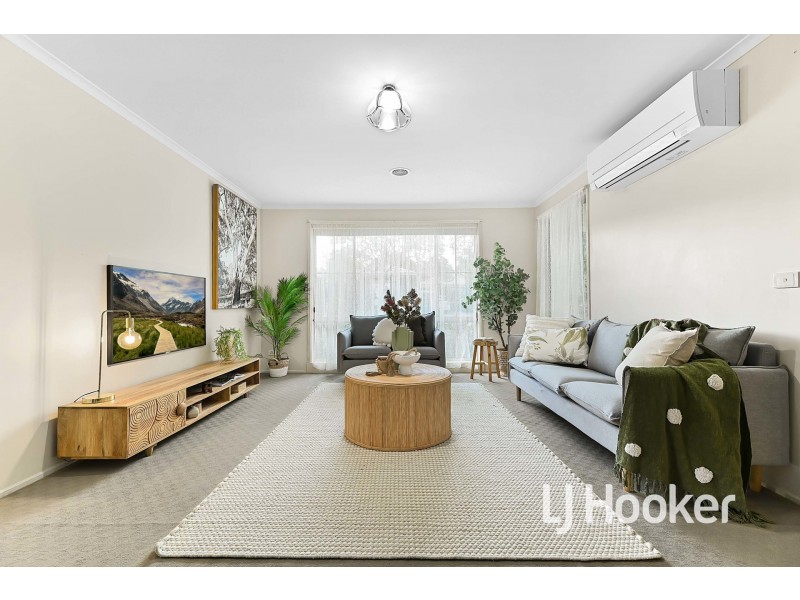 12 Tambo Way, Berwick VIC 3806
