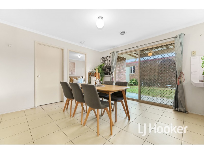 12 Tambo Way, Berwick VIC 3806