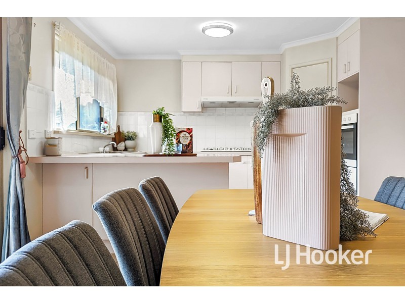 12 Tambo Way, Berwick VIC 3806