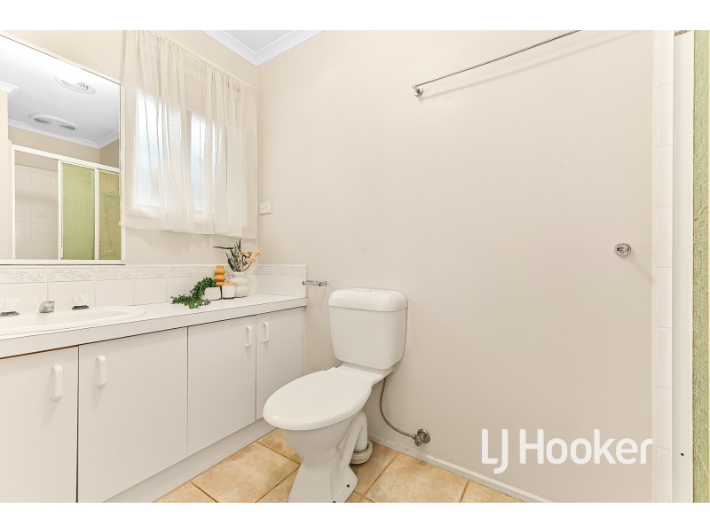 12 Tambo Way, Berwick VIC 3806