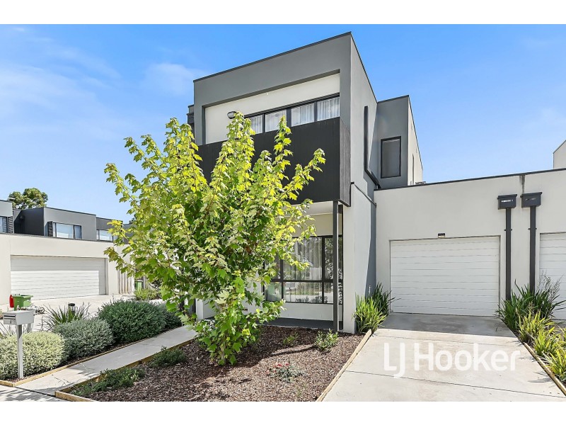 10 Yolanda Circuit, Beaconsfield VIC 3807