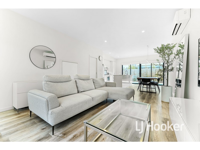 10 Yolanda Circuit, Beaconsfield VIC 3807
