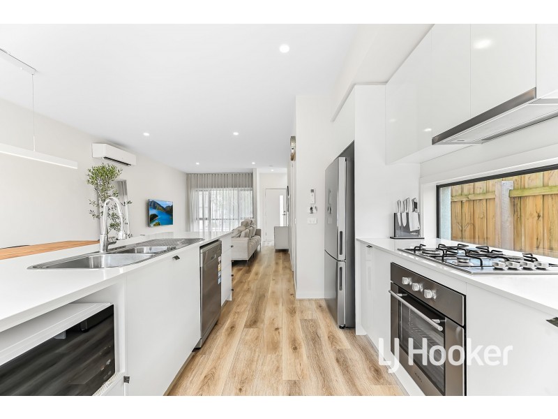 10 Yolanda Circuit, Beaconsfield VIC 3807