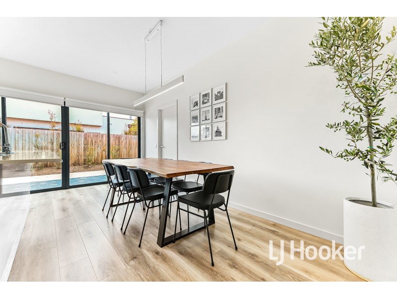 10 Yolanda Circuit, Beaconsfield VIC 3807