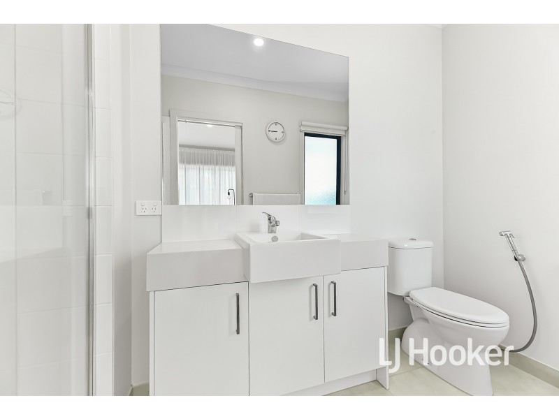 10 Yolanda Circuit, Beaconsfield VIC 3807