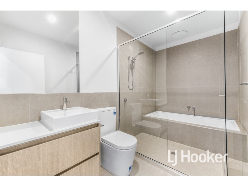 3 Allemande Walk, Cranbourne South VIC 3977