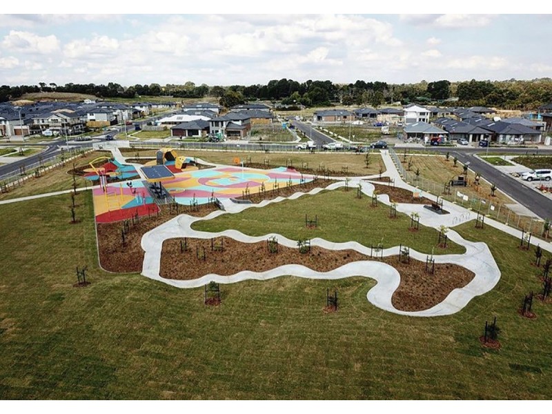 3 Allemande Walk, Cranbourne South VIC 3977