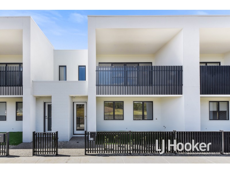 10 Flotilla Place, Berwick VIC 3806