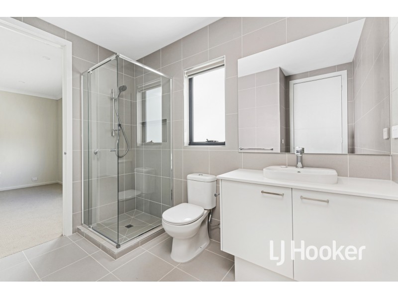 10 Flotilla Place, Berwick VIC 3806