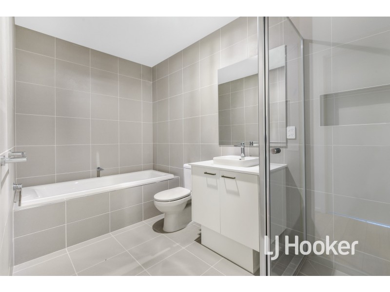 10 Flotilla Place, Berwick VIC 3806