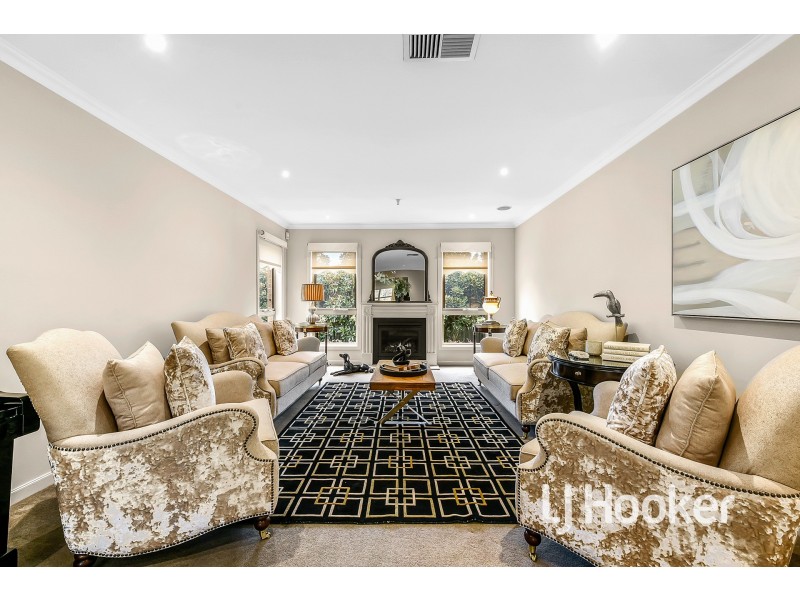 7 Whisken Way, Berwick VIC 3806