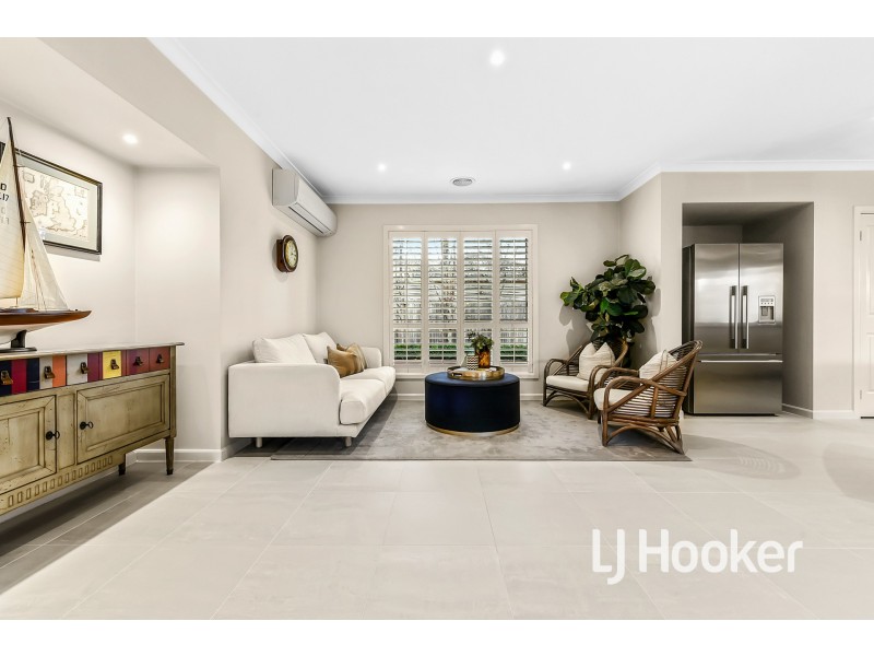 7 Whisken Way, Berwick VIC 3806