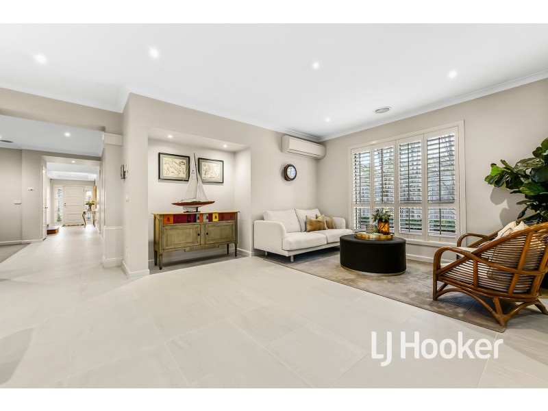 7 Whisken Way, Berwick VIC 3806