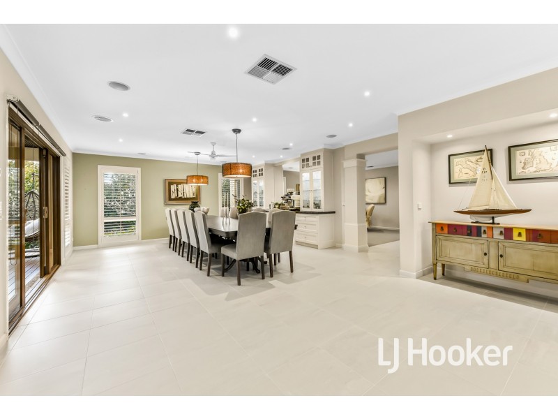 7 Whisken Way, Berwick VIC 3806