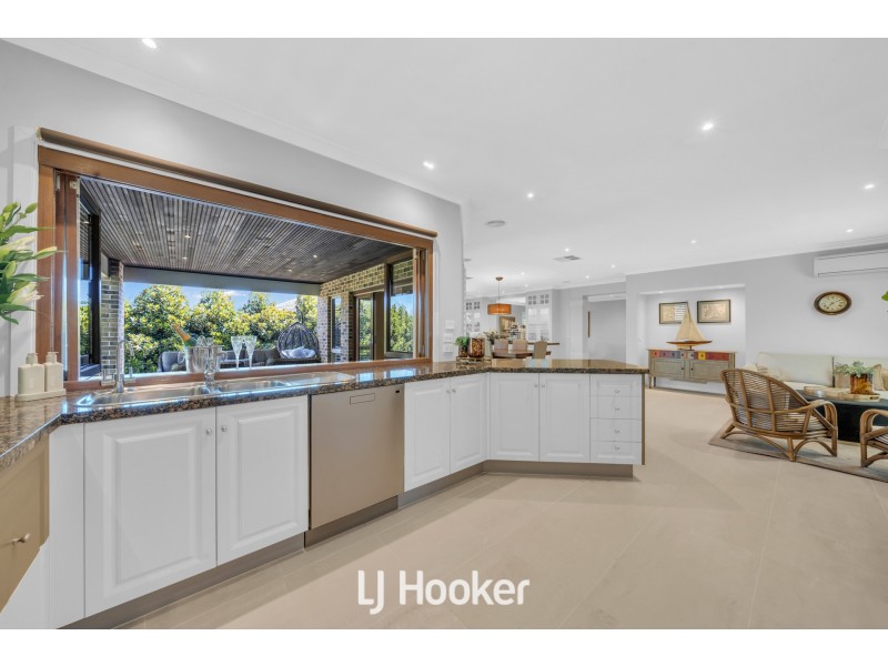 7 Whisken Way, Berwick VIC 3806