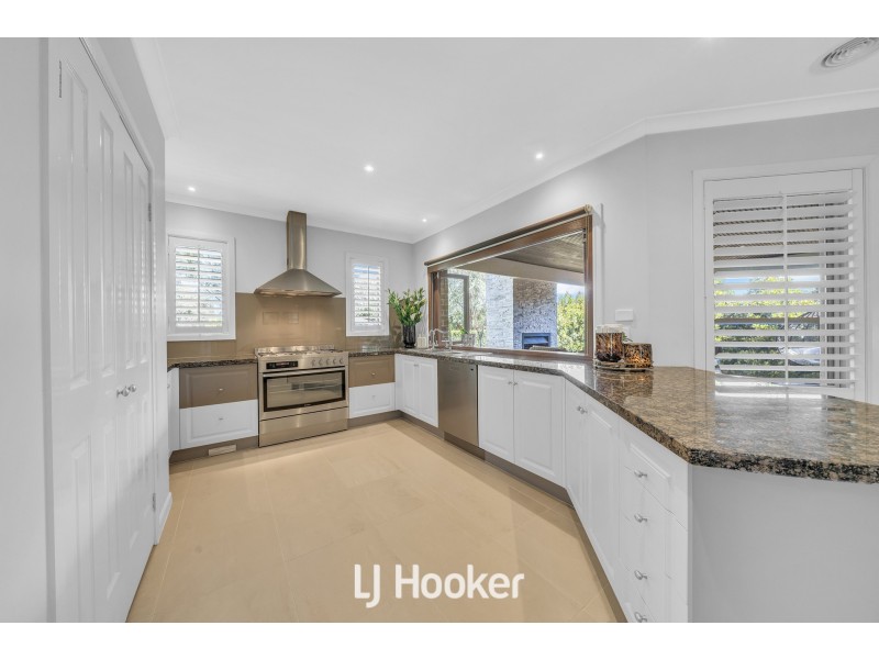 7 Whisken Way, Berwick VIC 3806
