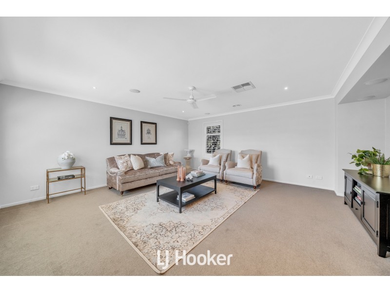 7 Whisken Way, Berwick VIC 3806