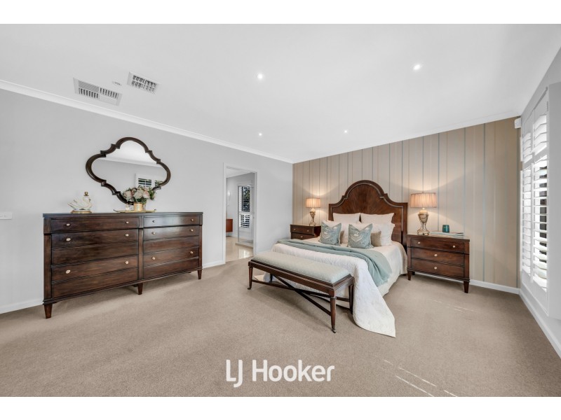 7 Whisken Way, Berwick VIC 3806