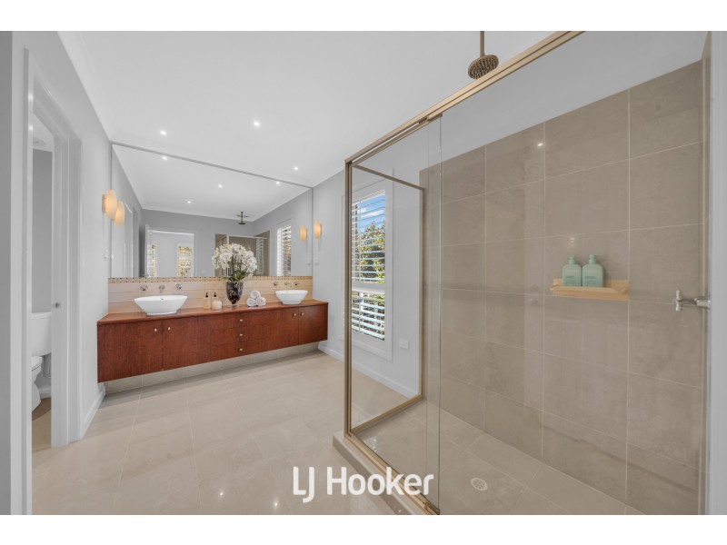 7 Whisken Way, Berwick VIC 3806