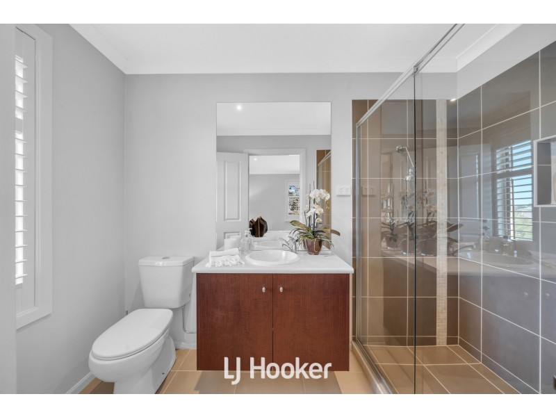 7 Whisken Way, Berwick VIC 3806