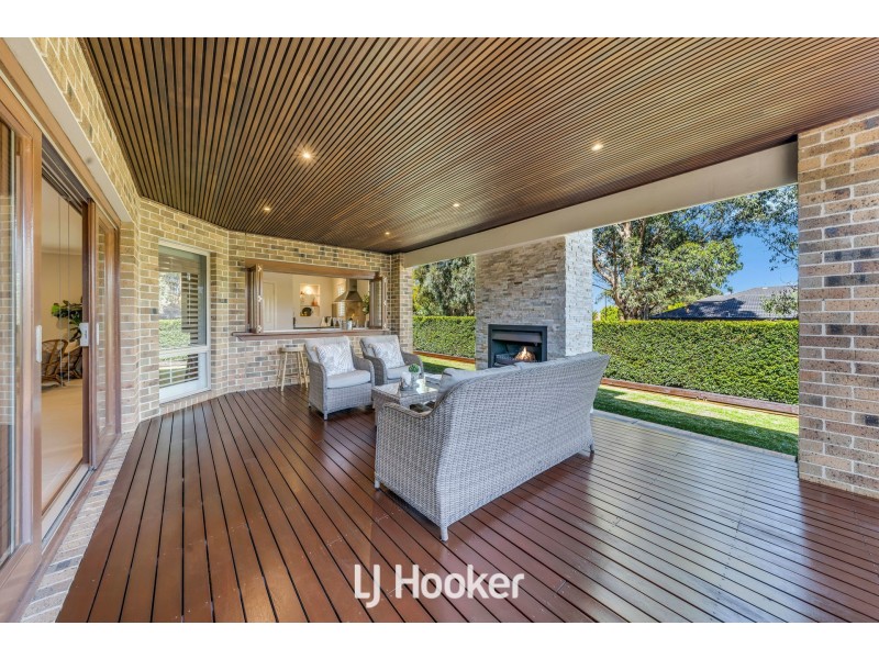 7 Whisken Way, Berwick VIC 3806