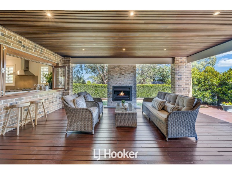 7 Whisken Way, Berwick VIC 3806