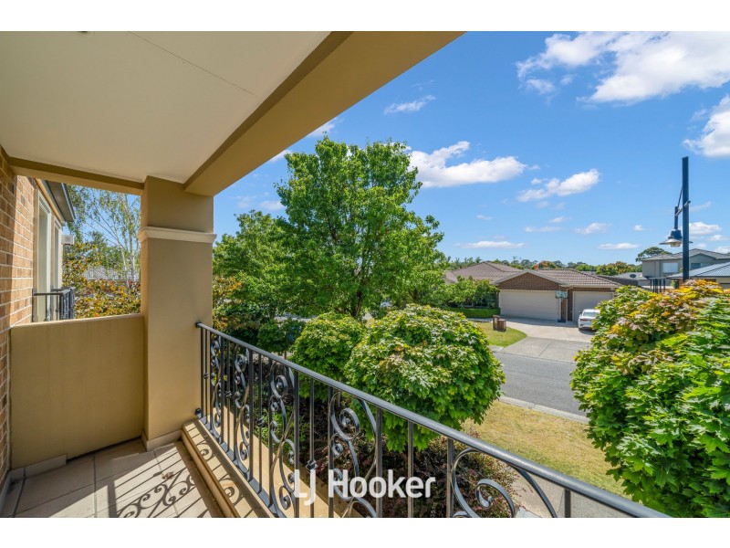 7 Whisken Way, Berwick VIC 3806