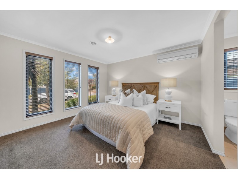 10 Radiata Circuit, Pakenham VIC 3810