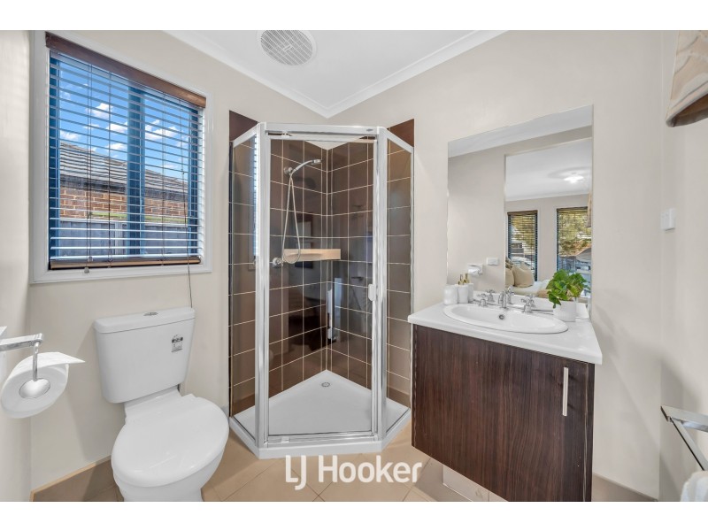 10 Radiata Circuit, Pakenham VIC 3810