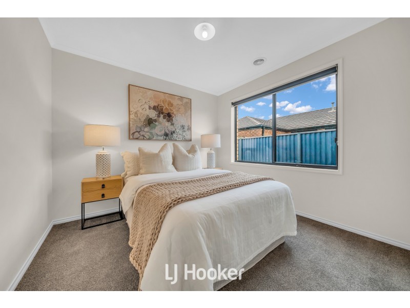 10 Radiata Circuit, Pakenham VIC 3810