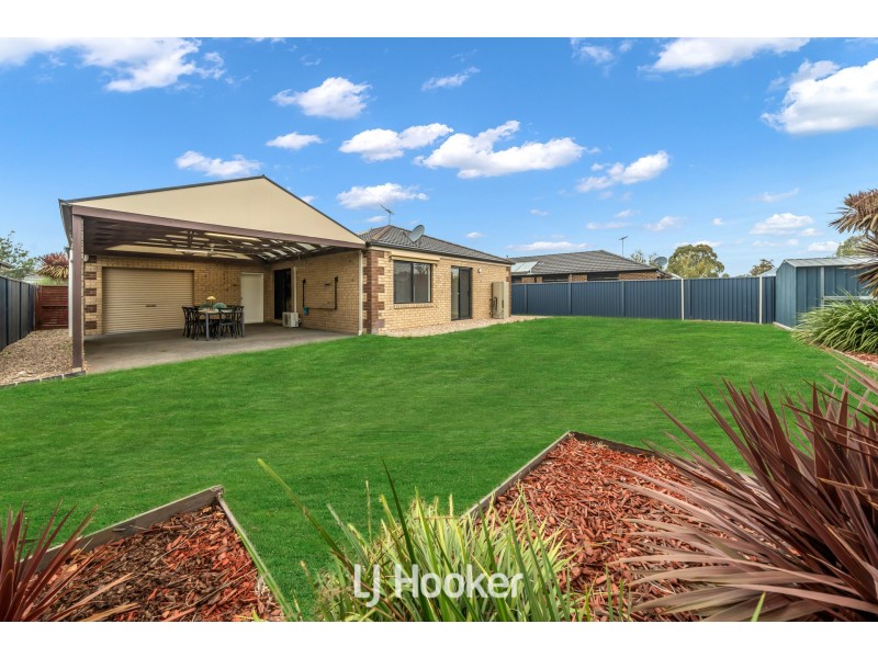 10 Radiata Circuit, Pakenham VIC 3810