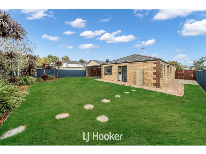 10 Radiata Circuit, Pakenham VIC 3810