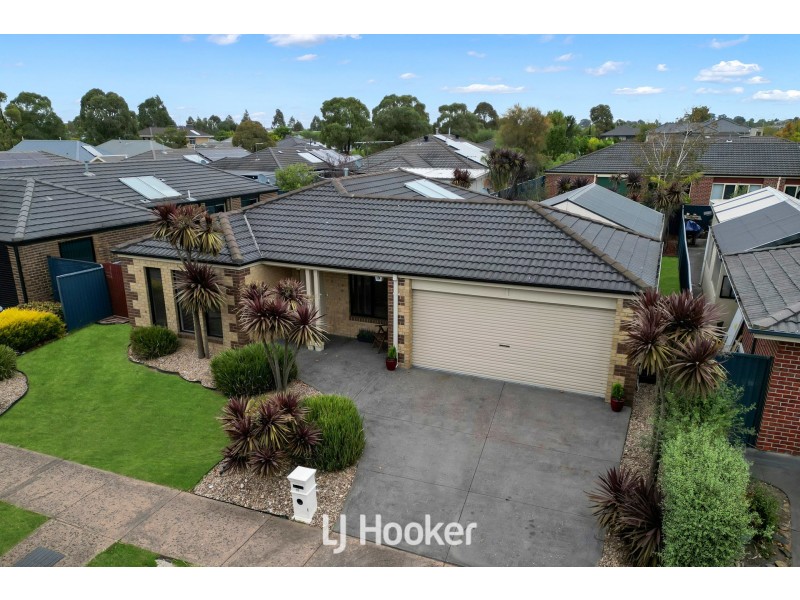 10 Radiata Circuit, Pakenham VIC 3810