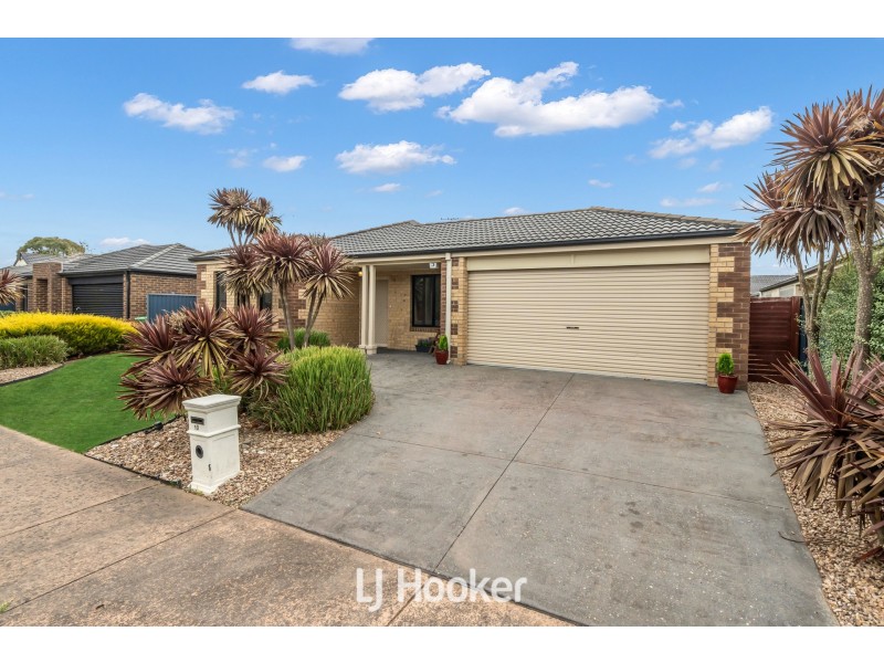 10 Radiata Circuit, Pakenham VIC 3810