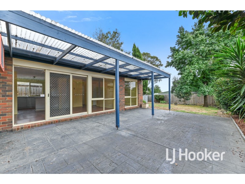5 Oscar Court, Berwick VIC 3806