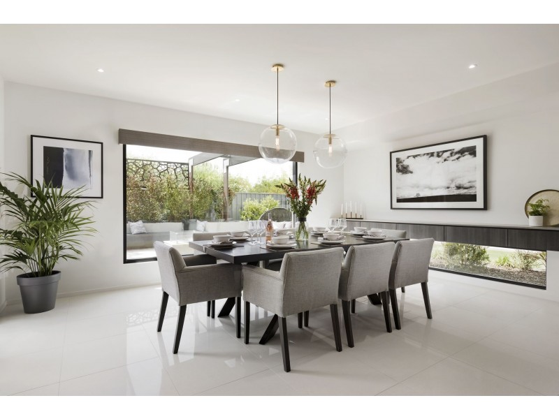 10 Tallrush Street, Clyde North VIC 3978