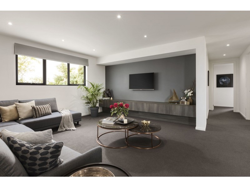 10 Tallrush Street, Clyde North VIC 3978