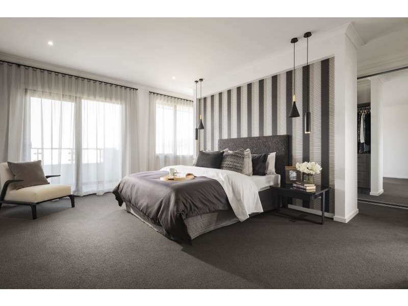 10 Tallrush Street, Clyde North VIC 3978