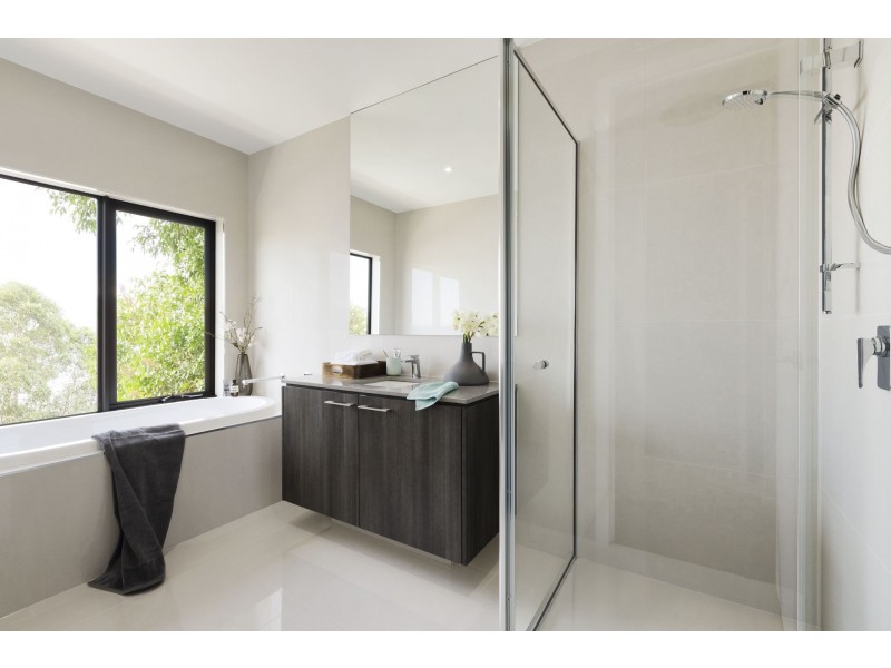 10 Tallrush Street, Clyde North VIC 3978