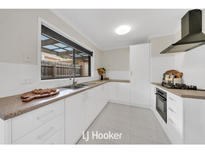 71 Amber Crescent, Narre Warren VIC 3805