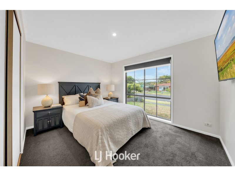 71 Amber Crescent, Narre Warren VIC 3805