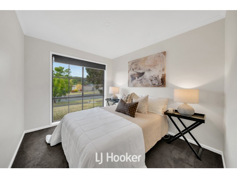 71 Amber Crescent, Narre Warren VIC 3805