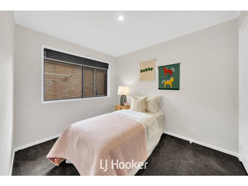 71 Amber Crescent, Narre Warren VIC 3805