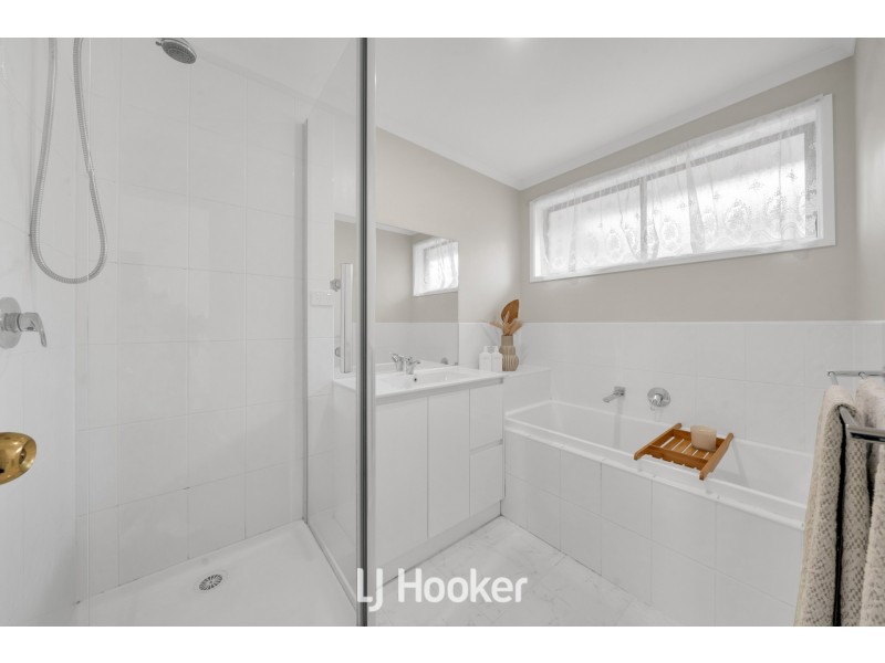 71 Amber Crescent, Narre Warren VIC 3805