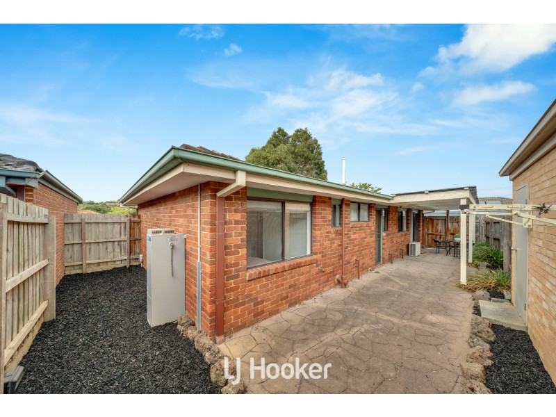 71 Amber Crescent, Narre Warren VIC 3805